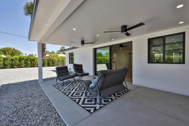 32299 Whispering Palms Trail, Cathedral City CA: https://media.crmls.org/mediaz/71016861-3692-49a9-aa86-dbaa598801f0.jpg