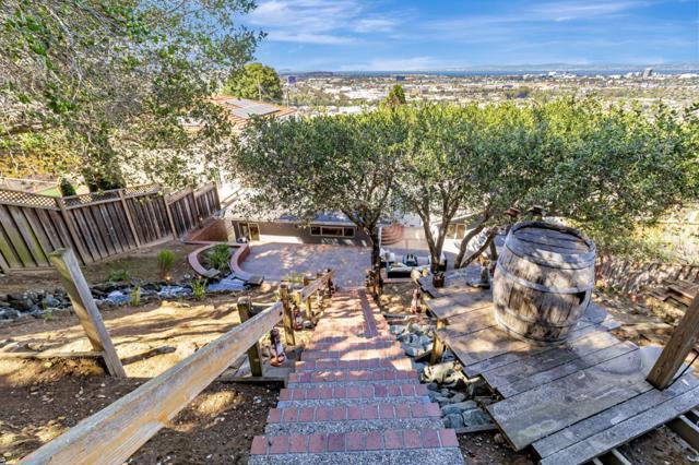 241 42nd Avenue, San Mateo CA: https://media.crmls.org/mediaz/71021616-e785-48f8-be85-e9a7954f21f6.jpg