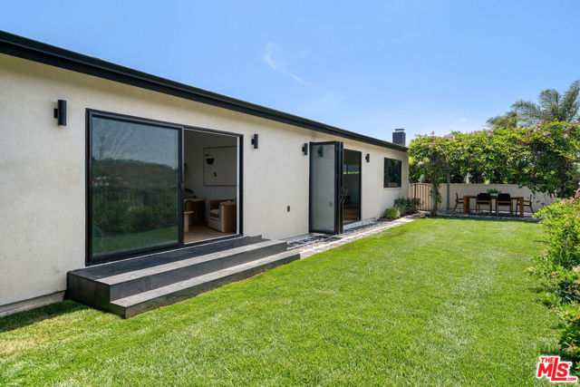 4731 Don Miguel Drive, Los Angeles CA: https://media.crmls.org/mediaz/71024baa-307f-425c-a086-ac6b9d34ad93.jpg