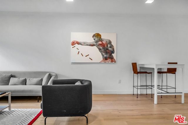 214 S Alexandria Avenue, Los Angeles CA: https://media.crmls.org/mediaz/7102f410-c145-4f05-95a1-3b3486a1ed80.jpg