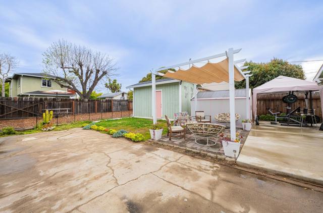 555 Williams Avenue, Seaside CA: https://media.crmls.org/mediaz/71033d12-2b31-4875-847a-bc73d77ab9a8.jpg