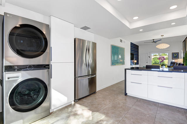 2101 Los Patos Drive, Palm Springs CA: https://media.crmls.org/mediaz/7103463d-70ca-4744-8520-8351665f39d8.jpg