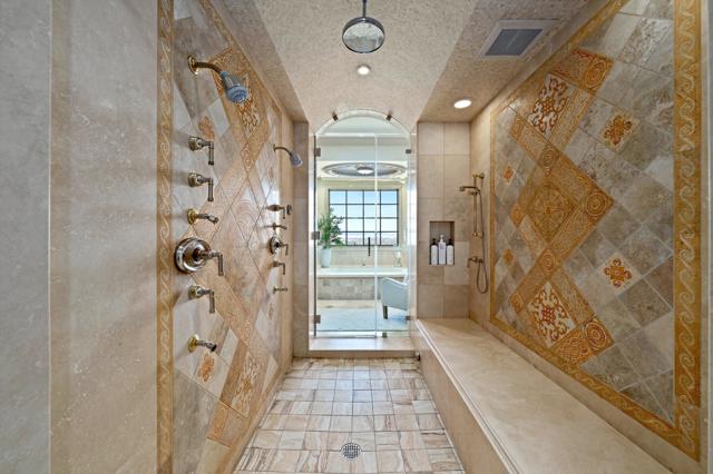 28 Grande View Court, Rancho Mirage CA: https://media.crmls.org/mediaz/7103700a-bda6-4936-9b1d-1550227c1f30.jpg