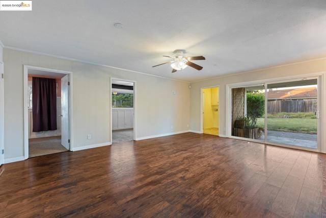 5235 Adelaide WAY, Carmichael CA: https://media.crmls.org/mediaz/7103d3e5-6703-43de-af05-d7bd83fba6c9.jpg