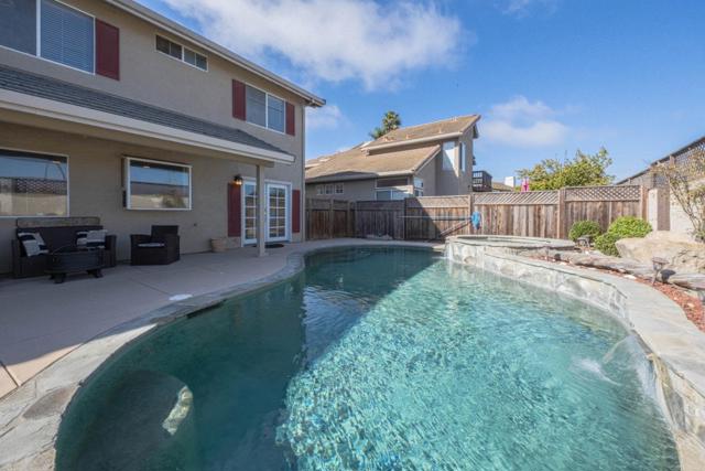 148 Greenbriar Way, Salinas CA: https://media.crmls.org/mediaz/7104bd65-45e9-463f-98e4-54960a671c0a.jpg