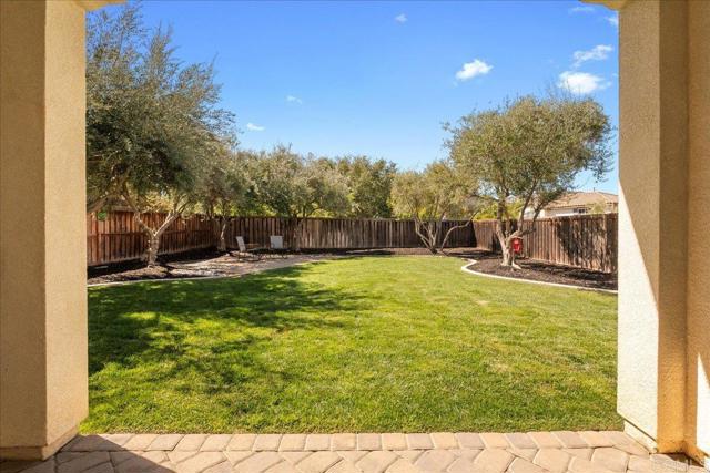46525 Peach Tree Street, Temecula CA: https://media.crmls.org/mediaz/7104dab3-22fd-4ca4-818c-d492274d0185.jpg
