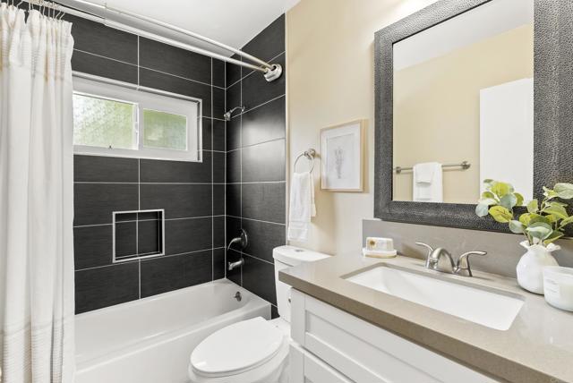 Detail Gallery Image 17 of 31 For 3218 Carolyn Cir, Oceanside,  CA 92054 - 3 Beds | 2 Baths