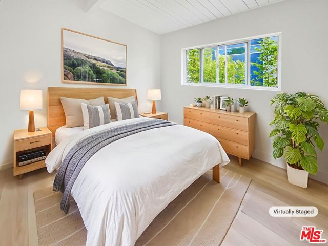 2909 10th Street, Santa Monica CA: https://media.crmls.org/mediaz/7105ae9e-8a27-4e52-9694-af71a5059fcf.jpg