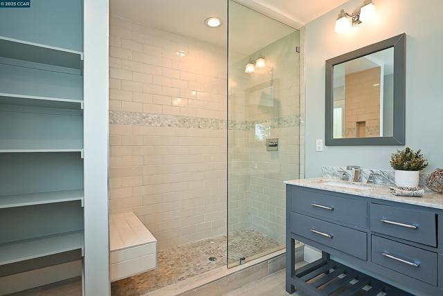 383 Caravelle Dr, Walnut Creek CA: https://media.crmls.org/mediaz/71060c89-27db-45d2-ad0e-260e8e59cf23.jpg