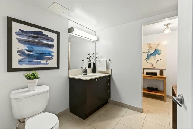 311 Oak St, Oakland CA: https://media.crmls.org/mediaz/710683e7-dfcf-4436-9624-45bf9536163b.jpg