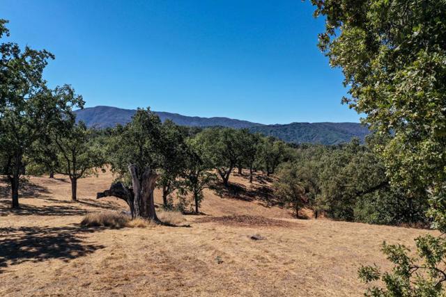 21 Long Ridge Trail, Carmel CA: https://media.crmls.org/mediaz/7106a74a-cc70-4ea4-8222-f47d753c7829.jpg