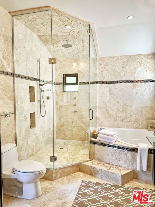 12751 Mulholland Drive, Beverly Hills CA: https://media.crmls.org/mediaz/7106b392-07d1-4458-be53-989ed5d93c91.jpg
