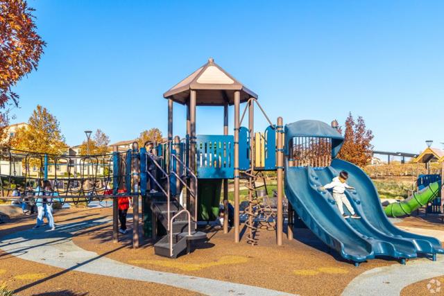 4986 Grayhawk Court, Dublin CA: https://media.crmls.org/mediaz/7106c309-83a0-464e-8ef2-26bb774be6dd.jpg