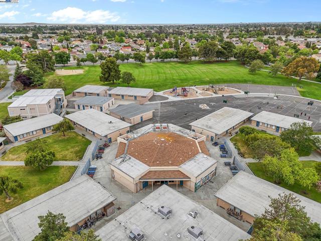 4403 Burke Way, Fremont CA: https://media.crmls.org/mediaz/710724a7-2d60-4dcd-bb82-73691e15f86c.jpg