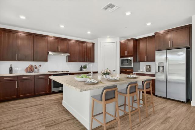 6640 Silverleaf Court, Tracy CA: https://media.crmls.org/mediaz/71078981-e96e-4533-9011-fa752bac888f.jpg