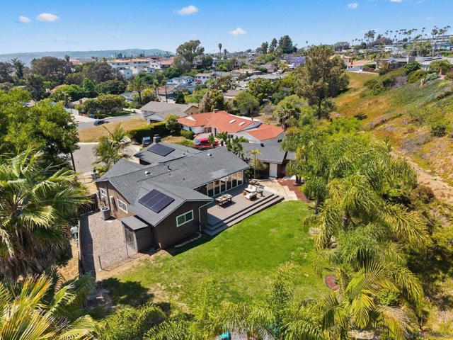 4840 Penrose Ct, San Diego CA: https://media.crmls.org/mediaz/71078fc4-5e1e-453e-9b94-4350a4193eb4.jpg