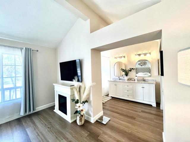 Detail Gallery Image 35 of 41 For 13425 via Almeria, Tustin,  CA 92782 - 3 Beds | 2/1 Baths
