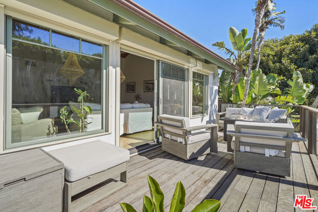 6052 Merritt Drive, Malibu CA: https://media.crmls.org/mediaz/710882c9-76df-414d-b4ba-53d784920db6.jpg