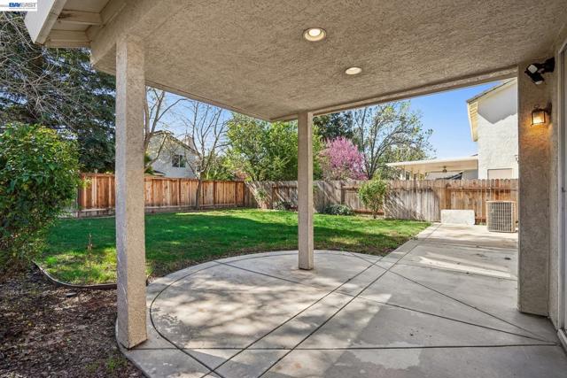 4902 Alterra Way, Sacramento CA: https://media.crmls.org/mediaz/71099044-a9c0-4ea5-968d-7fdd82d51999.jpg