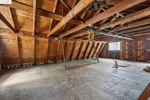 5201 Alhambra Valley Rd, Martinez CA: https://media.crmls.org/mediaz/710a3907-e67b-451b-8f0b-ca22ba4b7448.jpg
