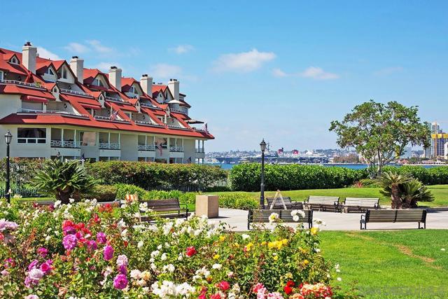 1099 1st St, Coronado CA: https://media.crmls.org/mediaz/710ad10d-9e0d-42da-894a-95cae1fd6f01.jpg