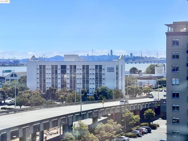 5855 Horton St, Emeryville CA: https://media.crmls.org/mediaz/710b4d21-544c-4ad1-84d0-31d9b01617b4.jpg