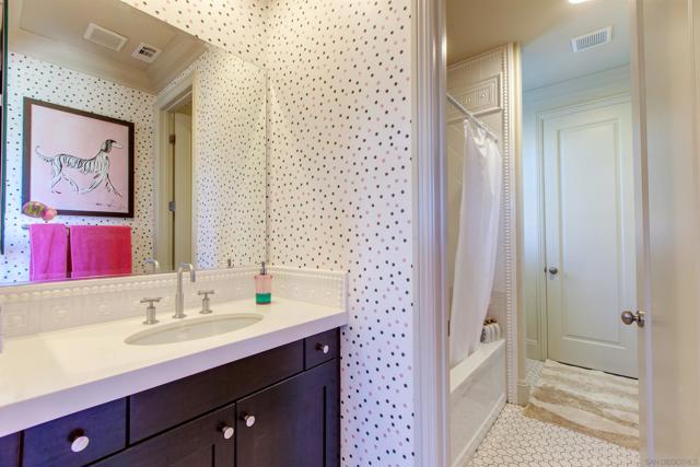 671 Via Maggiore, Chula Vista CA: https://media.crmls.org/mediaz/710b9364-0c9b-4763-9542-8f4a5bae20c8.jpg