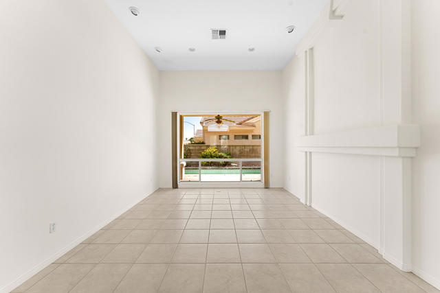 37159 Turnberry Isle Drive, Palm Desert CA: https://media.crmls.org/mediaz/710bcb4c-8948-412f-87d1-20eb558381a9.jpg