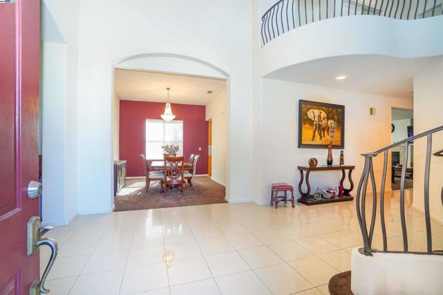 5018 Southport Ct, Antioch CA: https://media.crmls.org/mediaz/710c429e-0d5b-4189-aee2-614f54cf5af5.jpg