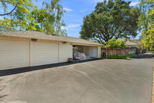 115 Doud Drive, Los Altos CA: https://media.crmls.org/mediaz/710c6bef-f44d-4215-a367-7beca3e9c7b3.jpg