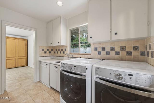 281 Glen Ellen Drive, Ventura CA: https://media.crmls.org/mediaz/710ca1fe-8f83-42c5-be7b-344f975ed40d.jpg