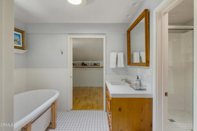 Detail Gallery Image 10 of 28 For 448 W Montecito Ave, Sierra Madre,  CA 91024 - 4 Beds | 2/1 Baths
