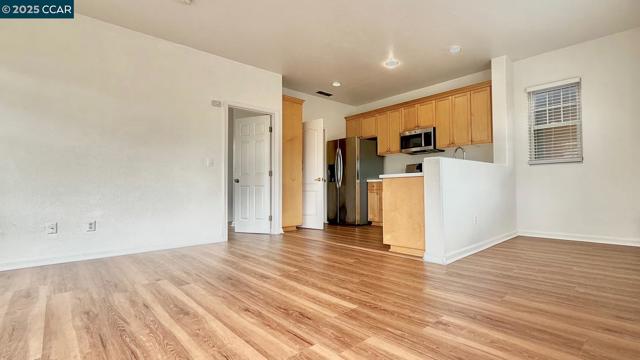 1136 TARAYA TERR - UNIT B, Hercules CA: https://media.crmls.org/mediaz/710d19c2-69fd-4676-ab02-6c2f66257b65.jpg