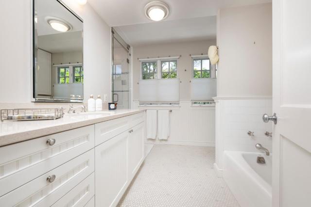 2820 Adeline Drive, Burlingame CA: https://media.crmls.org/mediaz/710d2c22-cc3a-444f-8a20-107d9358dacb.jpg
