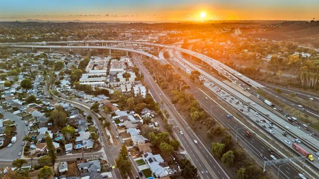 3708 Fairway Dr, La Mesa CA: https://media.crmls.org/mediaz/710d6dc6-26c6-4975-aec4-23a3a53b3ebd.jpg