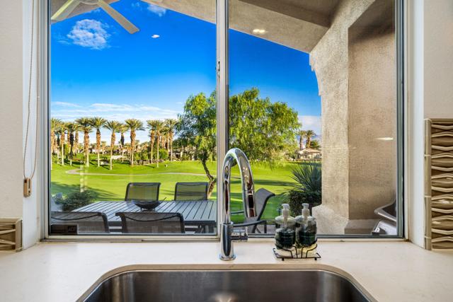 416 Desert Holly Drive, Palm Desert CA: https://media.crmls.org/mediaz/710e6a91-4890-4540-a320-bb5b1148fc60.jpg