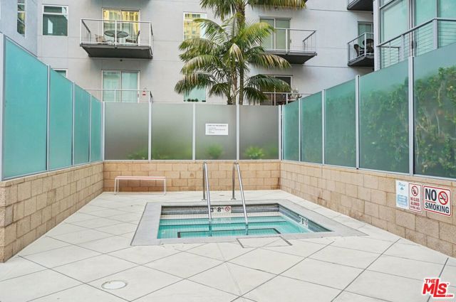 645 W 9th Street, Los Angeles CA: https://media.crmls.org/mediaz/710ea498-1e17-4999-b648-e606e3a8ae69.jpg