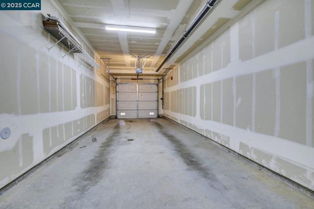 6130 Old Quarry Loop, Oakland CA: https://media.crmls.org/mediaz/710eefb8-91f7-4e3d-84f8-404a639a3bbc.jpg