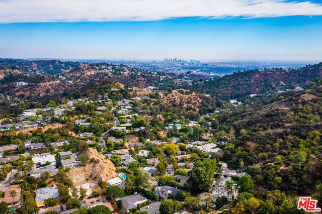 8545 Charl Lane, Los Angeles CA: https://media.crmls.org/mediaz/710f013c-486b-4f45-9d32-7f4cb3885552.jpg