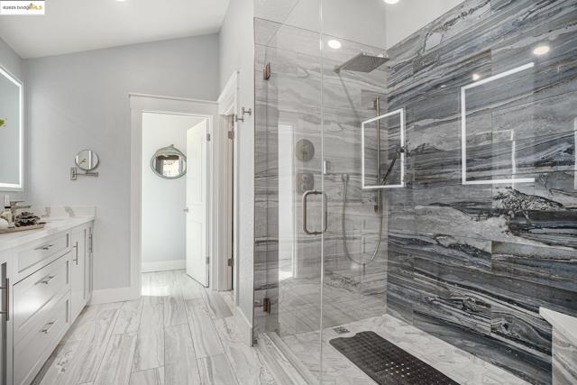737 Willow Lake Rd, Discovery Bay CA: https://media.crmls.org/mediaz/710fe77b-5a12-4372-bb81-0c4cad2a245a.jpg
