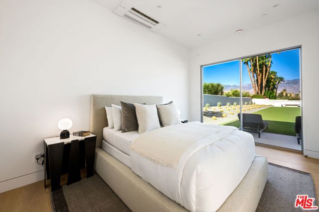 6 Big Sioux Road, Rancho Mirage CA: https://media.crmls.org/mediaz/710fe92e-ed7f-43a9-b1e8-272e03f972e4.jpg