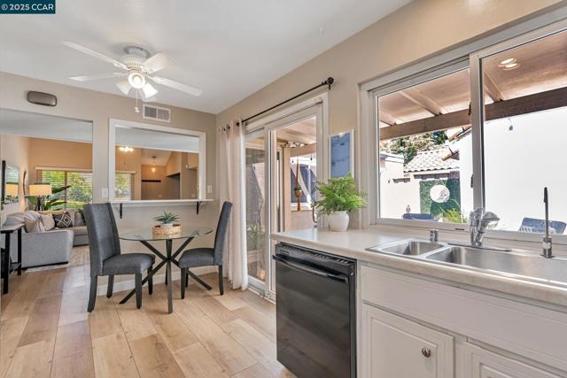 4 Mt Wilson Way, Clayton CA: https://media.crmls.org/mediaz/7110fbc5-a073-4711-b489-788ec1874e80.jpg