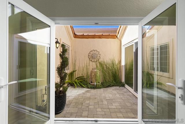 12071 Caminito Corriente, San Diego CA: https://media.crmls.org/mediaz/71122c33-22b4-47ca-931f-1407f8577653.jpg