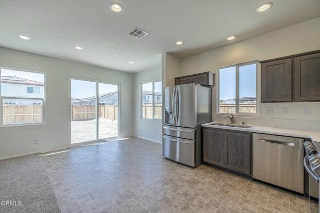 3016 Via Bella Rosa Avenue, Rosamond CA: https://media.crmls.org/mediaz/71123178-4207-4263-9590-e90f5479778d.jpg