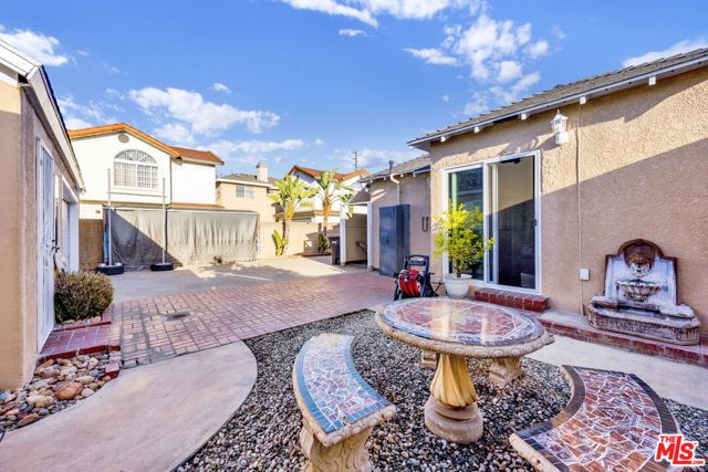 10133 Maple Street, Bellflower CA: https://media.crmls.org/mediaz/71128e3b-322c-4a3f-9d72-ae94f7c8f6e9.jpg