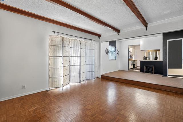 1045 72nd Avenue, Oakland CA: https://media.crmls.org/mediaz/7112c1c3-32a8-45d4-8546-56f890018090.jpg