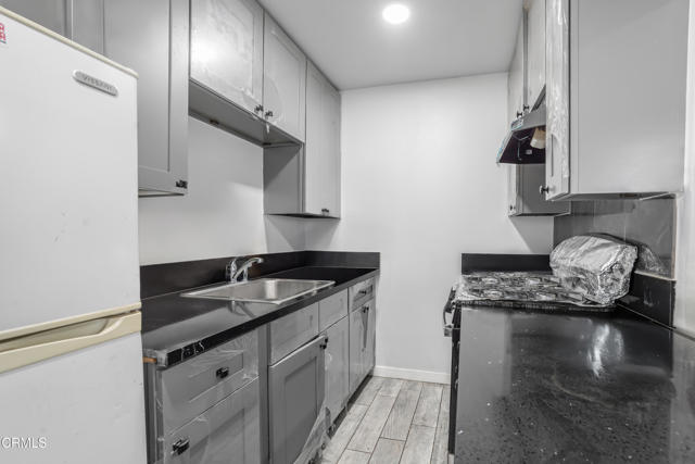 136 N Garfield Avenue, Oxnard CA: https://media.crmls.org/mediaz/7112df54-1909-460d-8d44-180419c3f75c.jpg