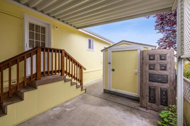 3 Coral Way, Half Moon Bay CA: https://media.crmls.org/mediaz/71134f5f-bc83-4ff6-90e2-0c4ed356dcb2.jpg