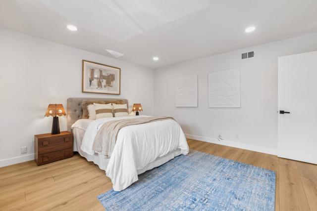 536 Sand Hill Circle, Menlo Park CA: https://media.crmls.org/mediaz/71136b52-a1fa-418d-8f3b-39af5f7a05d6.jpg