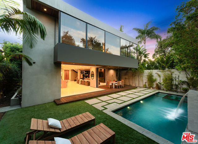 428 N La Jolla Avenue, Los Angeles CA: https://media.crmls.org/mediaz/711464ab-796f-46f2-9a52-af942f5f74da.jpg
